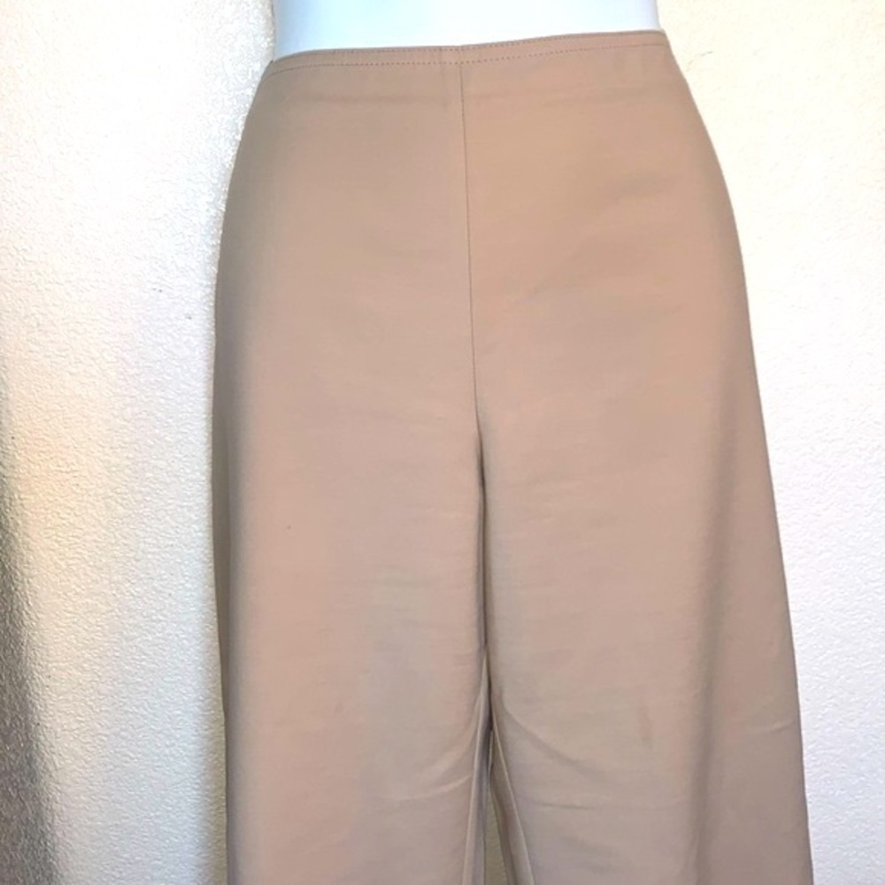 ST. JOHN Spring 2014 collection capri pant, cotton blend, side zip, ankle. 8 - Picture 4 of 17